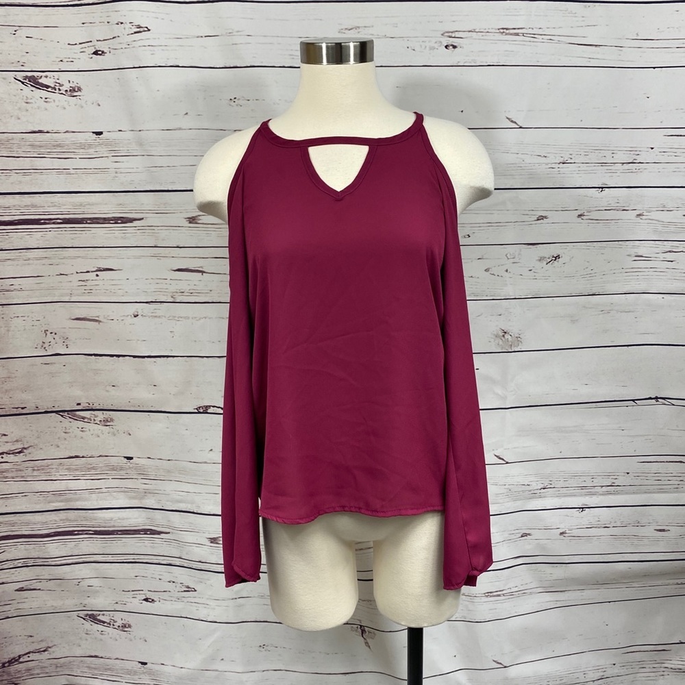 Francescas‎ Maroon Cold Shoulder Top